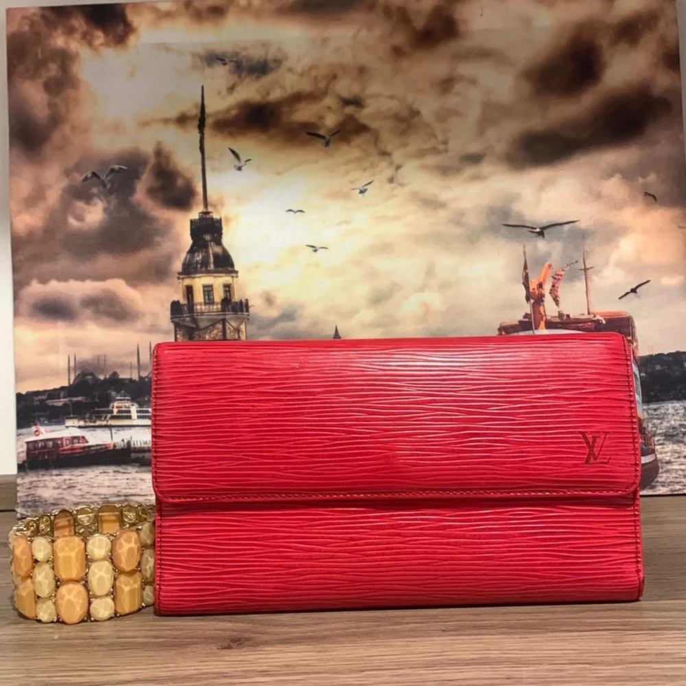 ❤️Sold❤️Louis Vuitton Epi Leather Porte Trésor International Wallet - Picture 1 of 13